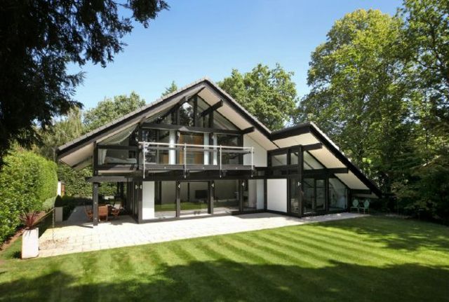  Image of 4 bedroom Detached house for sale in Virginia Drive Wentworth Virginia Water GU25 at Virginia Water, GU25 4RX