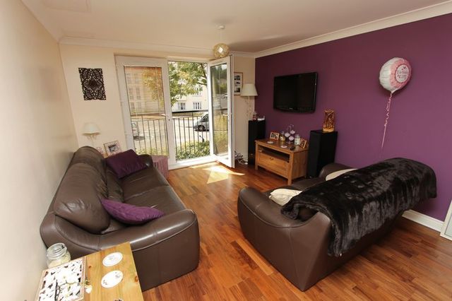 Image of 2 bedroom Flat to rent in Rosemount Court West End Southampton SO30 at Rosemount Court West End Southampton, SO30 3BW