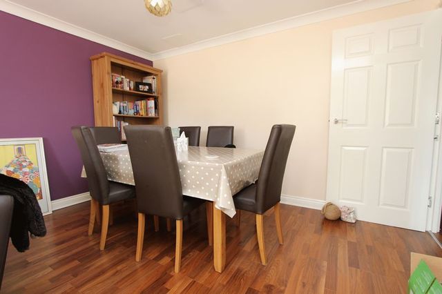  Image of 2 bedroom Flat to rent in Rosemount Court West End Southampton SO30 at Rosemount Court West End Southampton, SO30 3BW