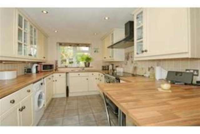  Image of 2 bedroom Detached house to rent in Halebourne Lane West End Woking GU24 at Woking, GU24 9QW