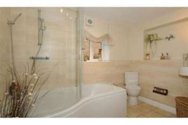  Image of 2 bedroom Detached house to rent in Halebourne Lane West End Woking GU24 at Woking, GU24 9QW