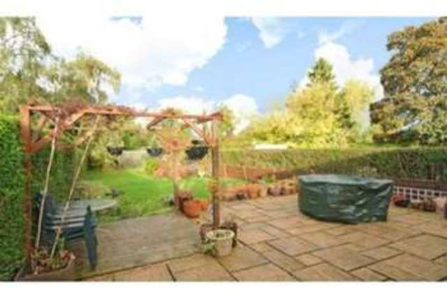  Image of 2 bedroom Detached house to rent in Halebourne Lane West End Woking GU24 at Woking, GU24 9QW