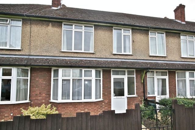  Image of 3 bedroom Terraced house to rent in West End Ely CB6 at West End  Ely, CB6 3AY