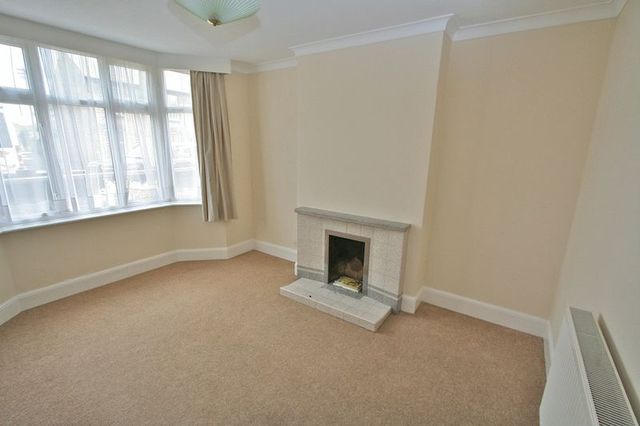  Image of 3 bedroom Terraced house to rent in West End Ely CB6 at West End  Ely, CB6 3AY
