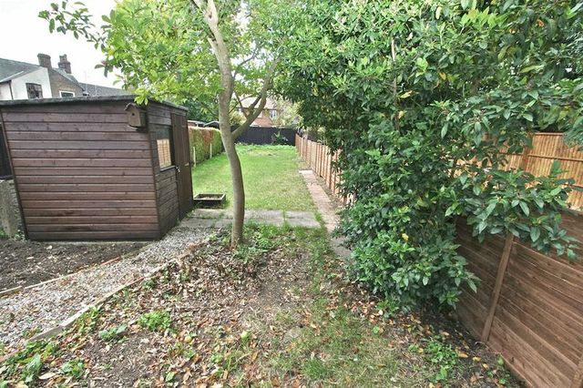  Image of 3 bedroom Terraced house to rent in West End Ely CB6 at West End  Ely, CB6 3AY