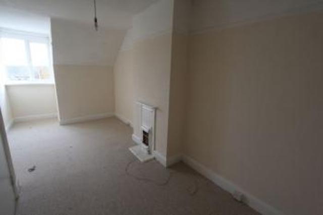  Image of 2 bedroom Flat to rent in West End Road Southampton SO18 at West End Road  Southampton, SO18 6TE