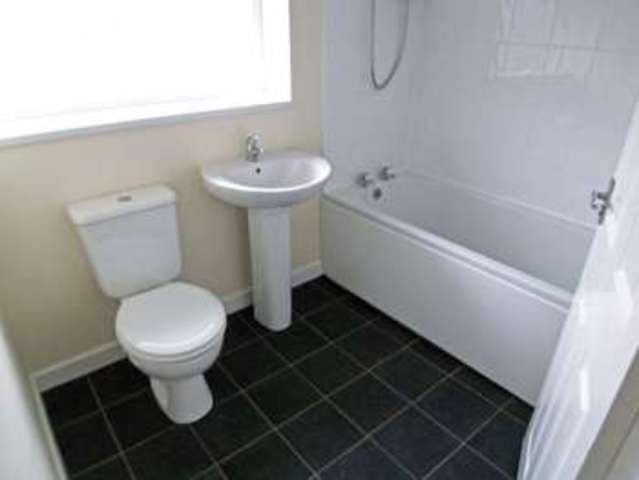  Image of 2 bedroom Flat for sale in West Hill Road Retford DN22 at West Hill Road  Retford, DN22 7RS