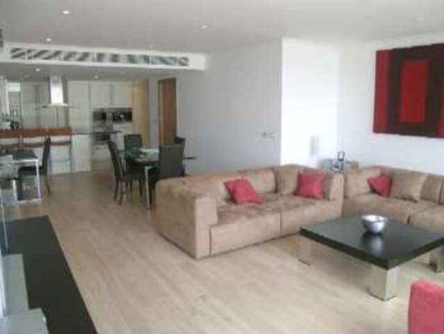  Image of 2 bedroom Flat to rent in Hertsmere Road London E14 at Canary Wharf  London, E14 4EG