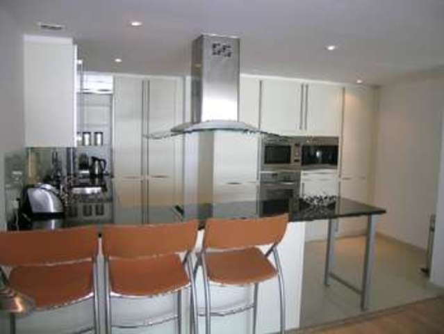  Image of 2 bedroom Flat to rent in Hertsmere Road London E14 at Canary Wharf  London, E14 4EG