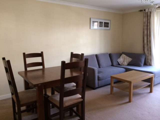  Image of 2 bedroom Apartment to rent in Kensington High Street London W14 at West Kensington London, W14 8NL