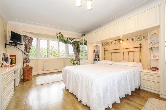  Image of 5 bedroom Detached house for sale in West Parade West Park Leeds LS16 at Leeds  Tinshill, LS16 5AZ