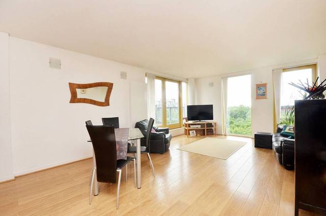  Image of 2 bedroom Flat for sale in West Parkside London SE10 at West Parkside  Greenwich, SE10 0QF