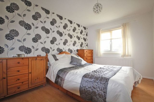  Image of 3 bedroom Detached house for sale in Gurnays Mead West Wellow Romsey SO51 at Gurnays Mead West Wellow Romsey, SO51 6GB