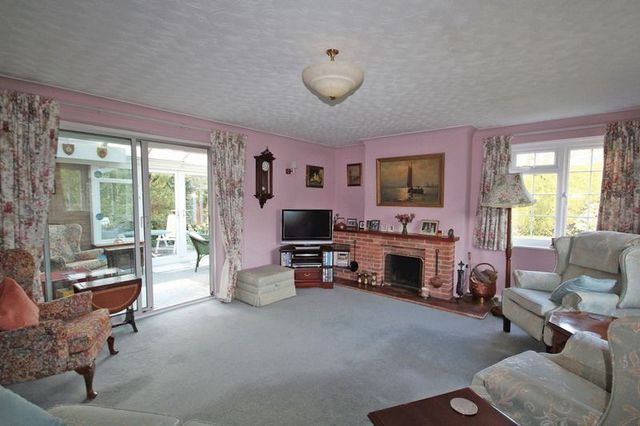  Image of 3 bedroom Detached house for sale in Buttons Lane West Wellow Romsey SO51 at Buttons Lane West Wellow Romsey, SO51 6BR