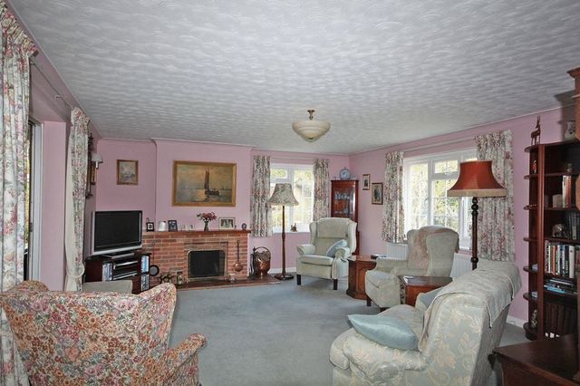  Image of 3 bedroom Detached house for sale in Buttons Lane West Wellow Romsey SO51 at Buttons Lane West Wellow Romsey, SO51 6BR