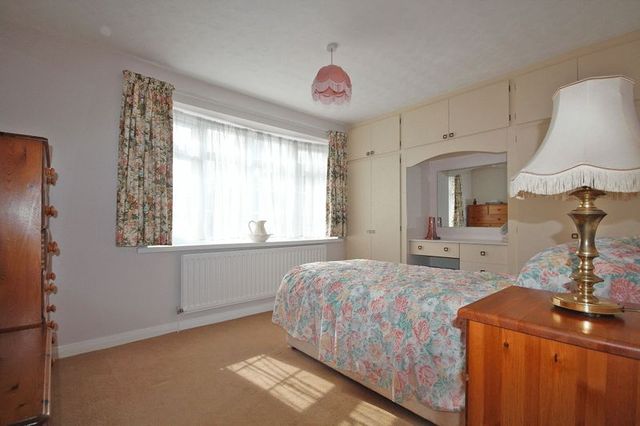 Image of 3 bedroom Detached house for sale in Buttons Lane West Wellow Romsey SO51 at Buttons Lane West Wellow Romsey, SO51 6BR