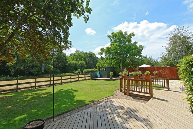  Image of 4 bedroom Detached house for sale in Lower Common Road West Wellow Romsey SO51 at Lower Common Road West Wellow Romsey, SO51 6BT