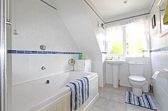  Image of 4 bedroom Detached house for sale in Lower Common Road West Wellow Romsey SO51 at Lower Common Road West Wellow Romsey, SO51 6BT