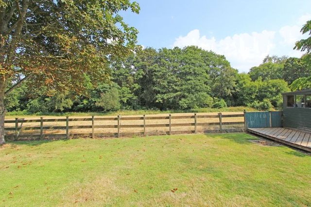  Image of 4 bedroom Detached house for sale in Lower Common Road West Wellow Romsey SO51 at Lower Common Road West Wellow Romsey, SO51 6BT