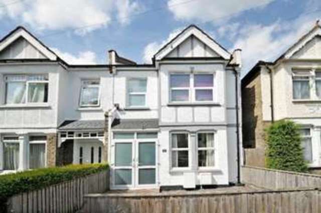  Image of 2 bedroom Apartment to rent in Pepys Road London SW20 at Pepys Road  Greater London, SW20 8PF