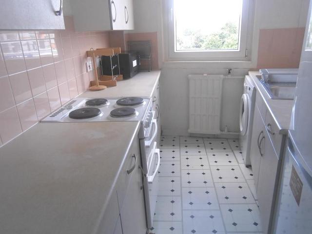  Image of 1 bedroom Flat to rent in Westfield Court Edinburgh EH11 at Gorgie Edinburgh Edinburgh, EH11 2RL