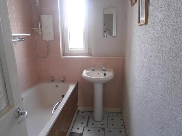  Image of 1 bedroom Flat to rent in Westfield Court Edinburgh EH11 at Gorgie Edinburgh Edinburgh, EH11 2RL