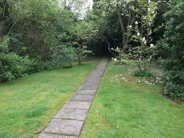  Image of 4 bedroom Detached house for sale in Westfield Drive Loughborough LE11 at Westfield Drive  Loughborough, LE11 3QJ