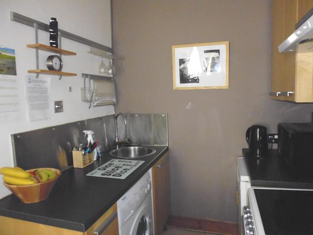  Image of 1 bedroom Flat to rent in Westfield Road Edinburgh EH11 at Gorgie Edinburgh Edinburgh, EH11 2QP
