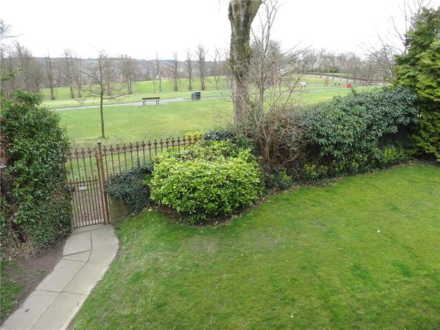  Image of 2 bedroom Flat to rent in Westlands Gardens Paisley PA2 at Paisley Renfrewshire Renfrewshire, PA2 6ET