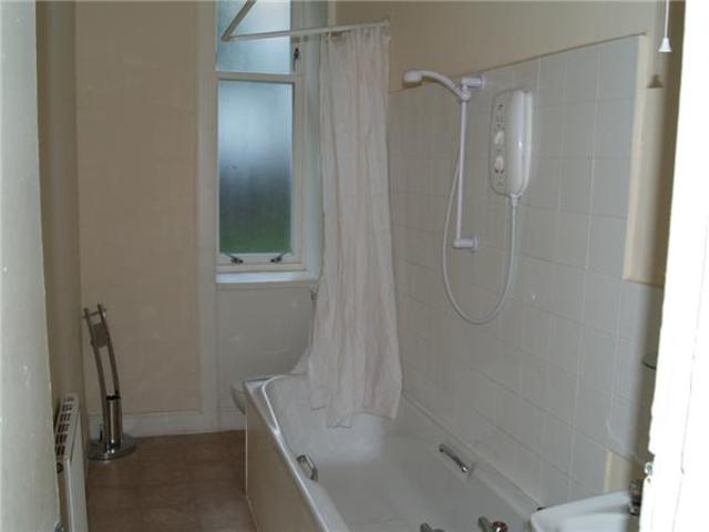  Image of 1 bedroom Flat to rent in Westmoreland Street Glasgow G42 at Govanhill Glasgow Glasgow, G42 8LJ