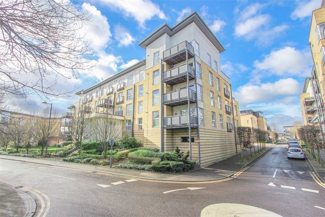  Image of 1 bedroom Flat for sale in Metropolitan Station Approach Watford WD18 at Watford, WD18 7BE