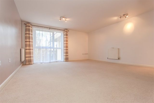  Image of 1 bedroom Flat for sale in Metropolitan Station Approach Watford WD18 at Watford, WD18 7BE
