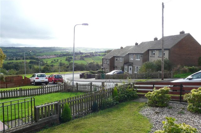  Image of 3 bedroom Town House for sale in Weymouth Avenue Allerton Bradford BD15 at Allerton Bradford Sandy Lane, BD15 7JJ