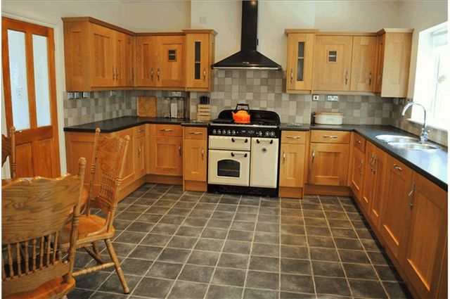  Image of 3 bedroom Bungalow to rent in Wheatfield Avenue Worcester WR5 at Wheatfield Avenue Worcester Kempsey, WR5 3HA