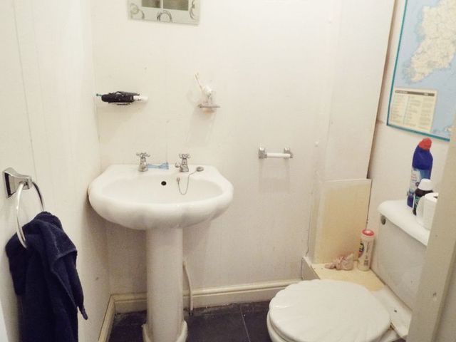  Image of Property for sale in Whieldon Road Fenton Stoke-on-Trent ST4 at Whieldon Road Fenton Stoke-On-Trent, ST4 4JT