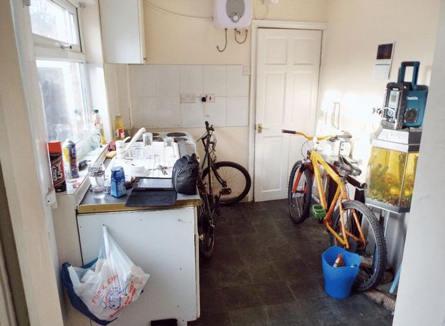  Image of Property for sale in Whieldon Road Fenton Stoke-on-Trent ST4 at Whieldon Road Fenton Stoke-On-Trent, ST4 4JT