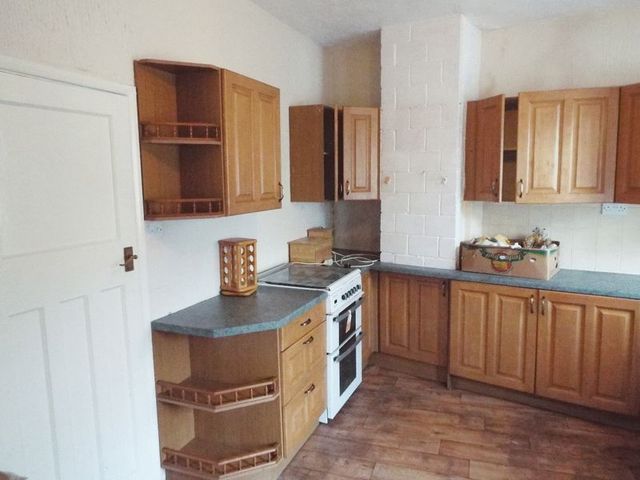  Image of 4 bedroom Detached house for sale in Whieldon Road Fenton Stoke-on-Trent ST4 at Whieldon Road  Stoke-On-Trent, ST4 4JG