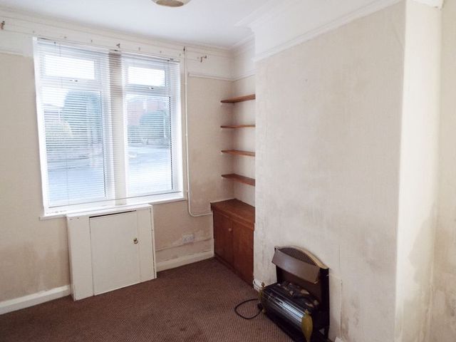  Image of 4 bedroom Detached house for sale in Whieldon Road Fenton Stoke-on-Trent ST4 at Whieldon Road  Stoke-On-Trent, ST4 4JG
