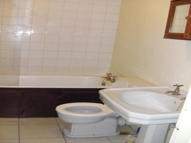  Image of 2 bedroom Flat to rent in Whitehall Crescent Dundee DD1 at Dundee  Dundee, DD1 4AU