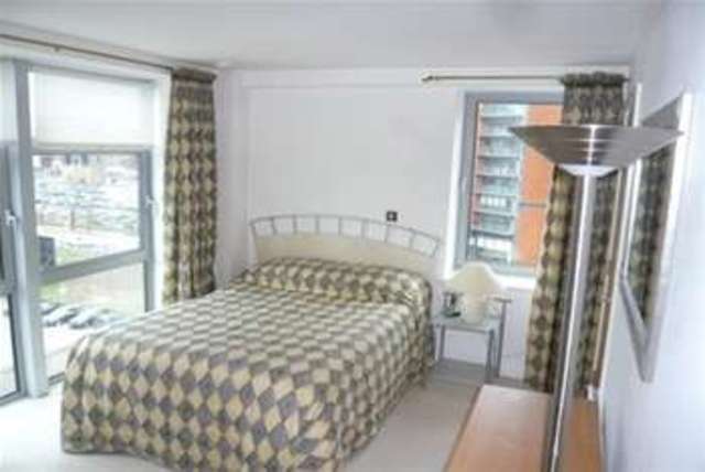  Image of 2 bedroom Flat to rent in Whitehall Quay Leeds LS1 at Leeds, LS1 4BW