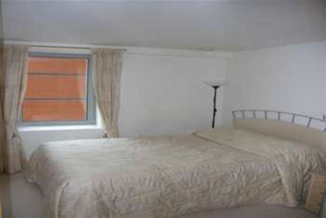  Image of 2 bedroom Flat to rent in Whitehall Quay Leeds LS1 at Leeds, LS1 4BW