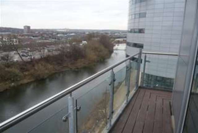  Image of 2 bedroom Flat to rent in Whitehall Quay Leeds LS1 at Leeds, LS1 4BW