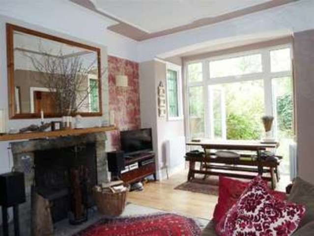  Image of 2 bedroom Maisonette to rent in Whitehall Road Harrow-on-the-Hill Harrow HA1 at Harrow on the Hill, HA1 3AJ
