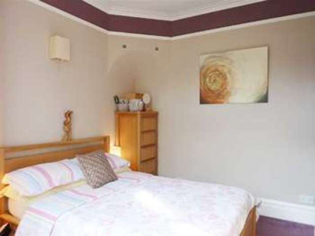  Image of 2 bedroom Maisonette to rent in Whitehall Road Harrow-on-the-Hill Harrow HA1 at Harrow on the Hill, HA1 3AJ