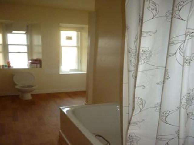  Image of 4 bedroom Flat to rent in Whitehall Street Dundee DD1 at Dundee  Dundee, DD1 4AF