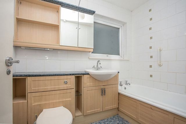  Image of 3 bedroom Detached house for sale in Wickor Way Emsworth PO10 at Wickor Way  Emsworth, PO10 7RE