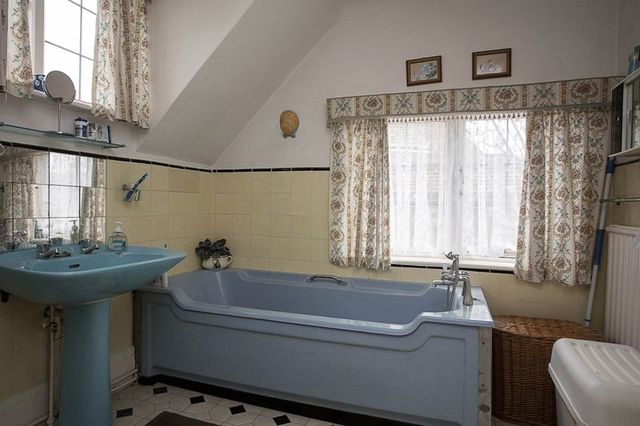  Image of 4 bedroom Detached house for sale in London Road Widley Waterlooville PO7 at London Road Widley Waterlooville, PO7 5AG
