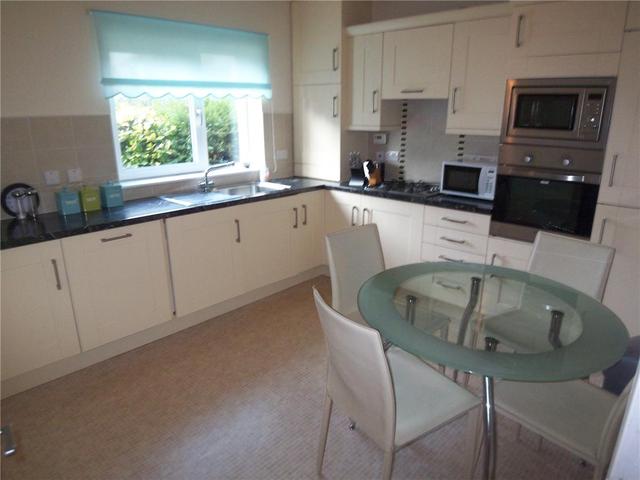  Image of 2 bedroom Flat to rent in Williamson Place Johnstone PA5 at Johnstone Renfrewshire Renfrewshire, PA5 9DW