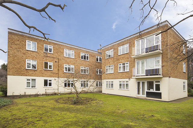  Image of 2 bedroom Flat to rent in Willowmead Close London W5 at Ealing W5 London, W5 1PT