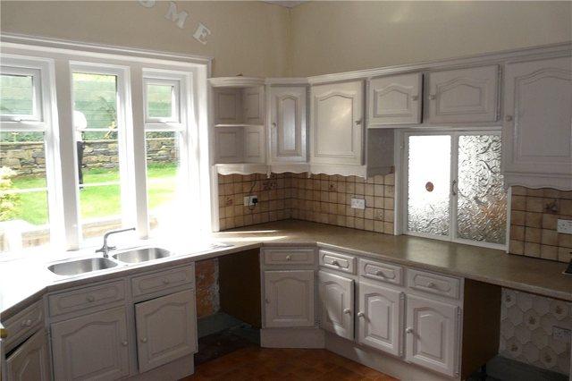  Image of 6 bedroom Detached house for sale in Wilmer Drive Bradford BD9 at Heaton West Yorkshire Shipley, BD9 4AS